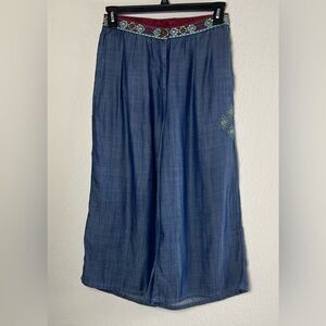 Desigual Embroidery/Sequences Wide Leg Cropped Pants